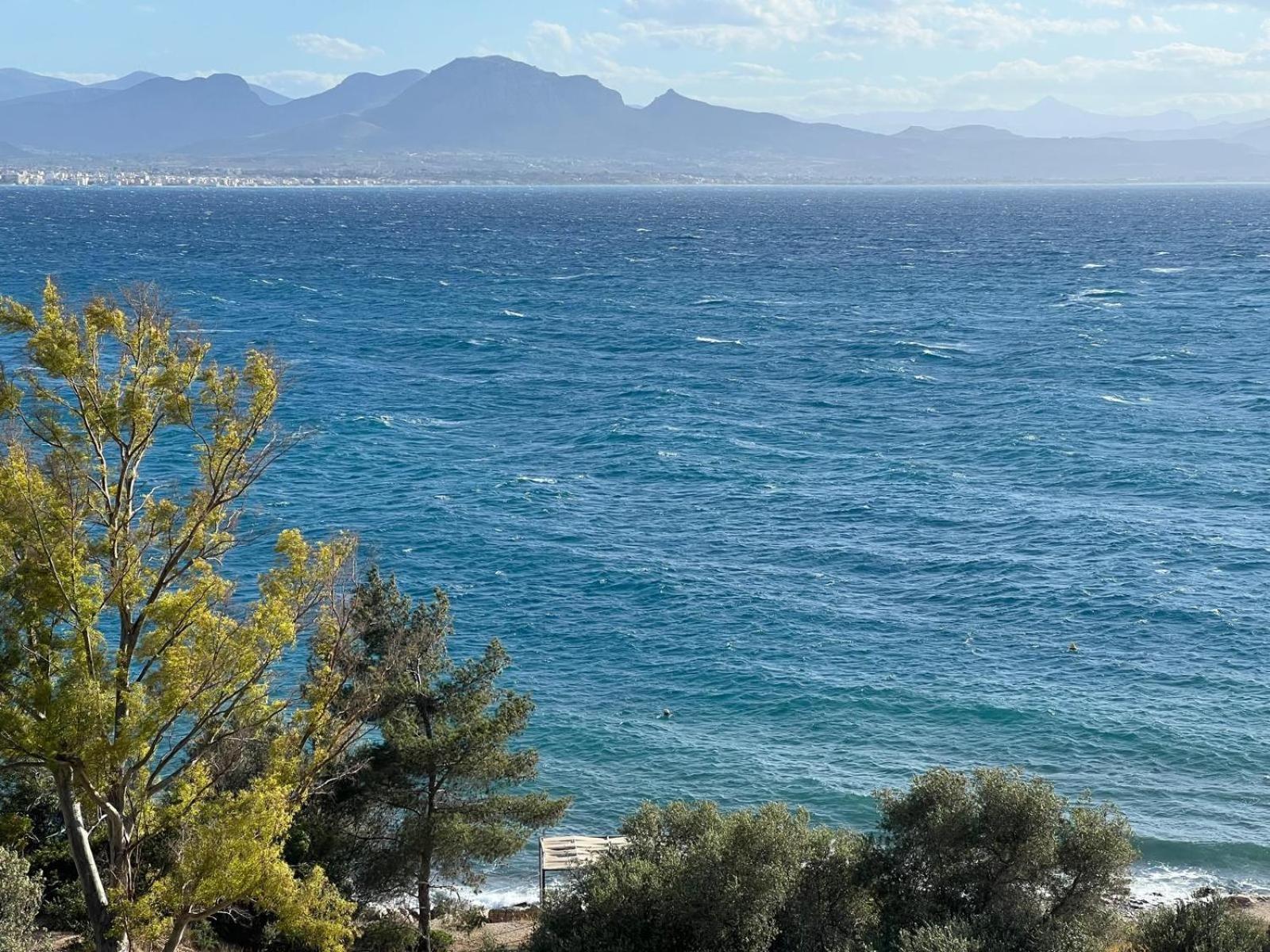 Atlas Apartment With Private Beach And Seaview Blue Loutráki Exteriér fotografie